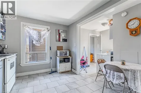 174 Rosslyn Avenue North Hamilton ON L8L 7P7