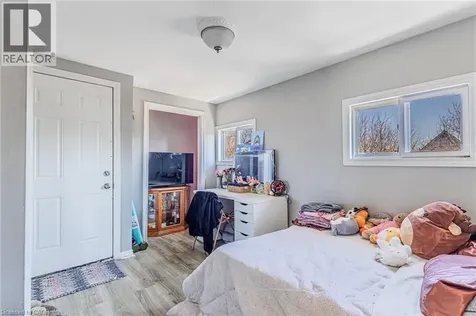 174 Rosslyn Avenue North Hamilton ON L8L 7P7