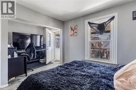 174 Rosslyn Avenue North Hamilton ON L8L 7P7