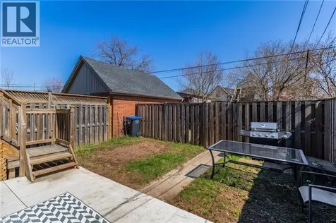 174 Rosslyn Avenue North Hamilton ON L8L 7P7