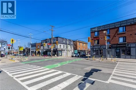 174 Rosslyn Avenue North Hamilton ON L8L 7P7
