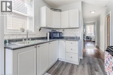 174 Rosslyn Avenue North Hamilton ON L8L 7P7