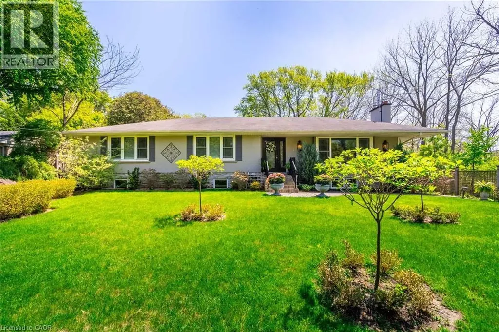 4306 Lakeshore Road Burlington ON L7L 1A8