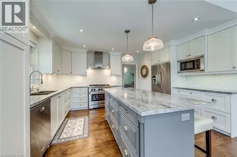 4306 Lakeshore Road Burlington ON L7L 1A8