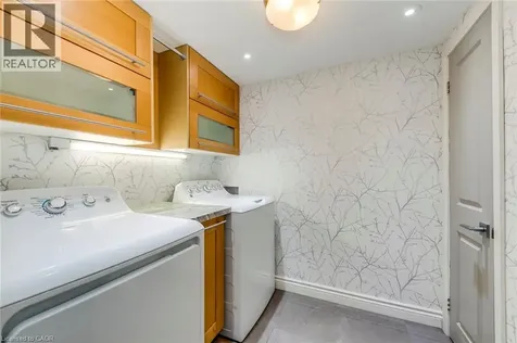 4306 Lakeshore Road Burlington ON L7L 1A8