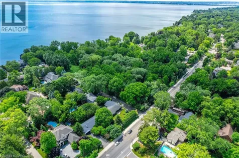 4306 Lakeshore Road Burlington ON L7L 1A8