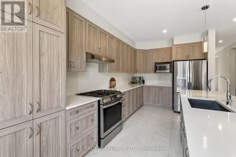 548 Anchor Circle Ottawa ON K2B 7Z5