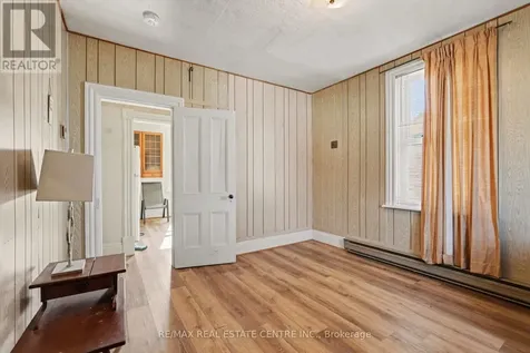 84 Bank Street North Renfrew ON K7V 2E2