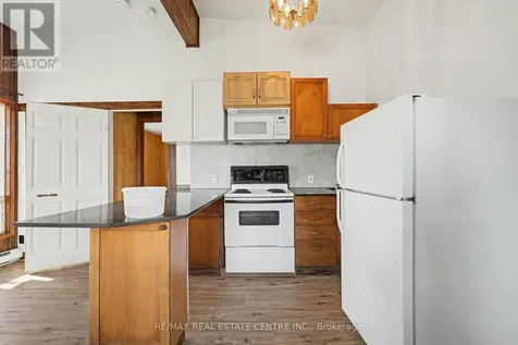 84 Bank Street North Renfrew ON K7V 2E2