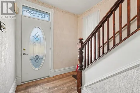 84 Bank Street North Renfrew ON K7V 2E2