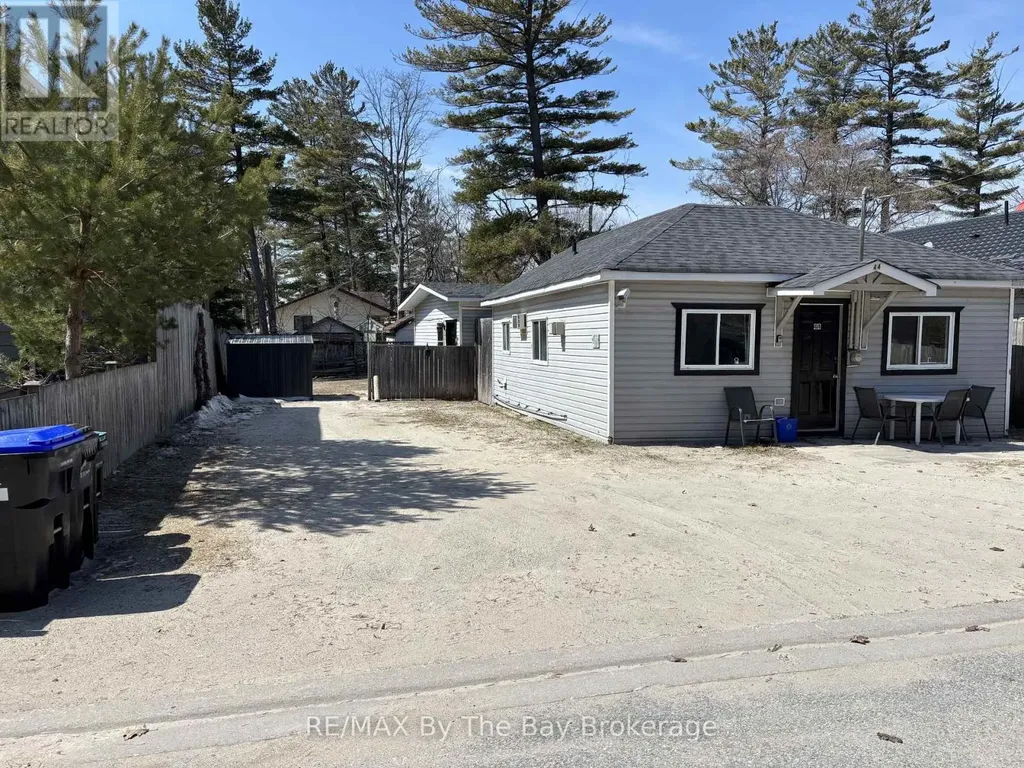 44 12th Street North Wasaga Beach ON L9Z 2J9