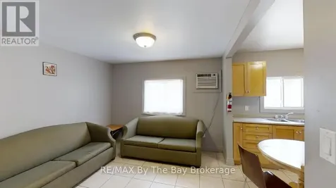 44 12th Street North Wasaga Beach ON L9Z 2J9