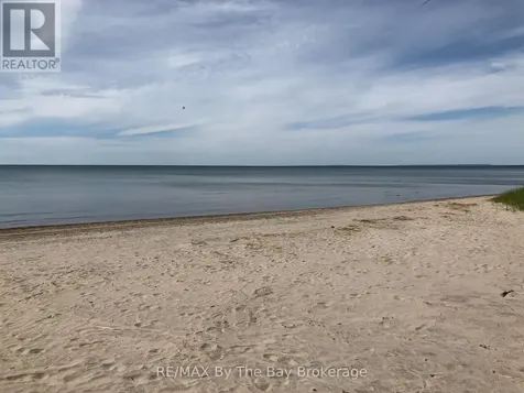 44 12th Street North Wasaga Beach ON L9Z 2J9