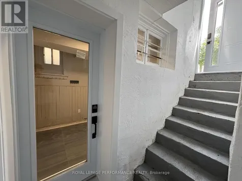 721 Cooper Street Ottawa ON K1R 5J5