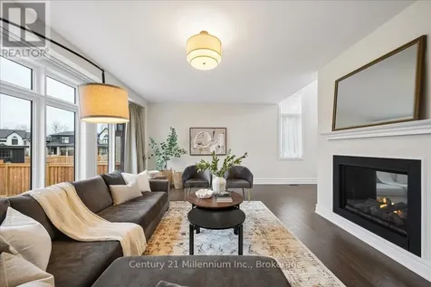 161 Springside Crescent Blue Mountains ON L9Y 5L3