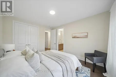 161 Springside Crescent Blue Mountains ON L9Y 5L3