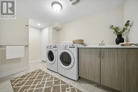 161 Springside Crescent Blue Mountains ON L9Y 5L3