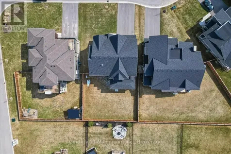 161 Springside Crescent Blue Mountains ON L9Y 5L3