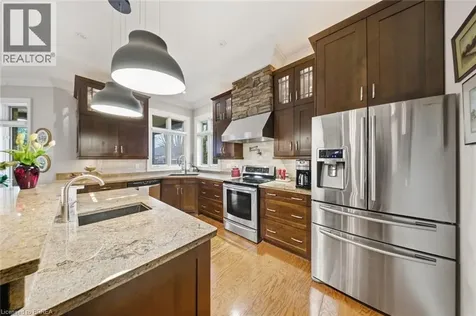 7 Ocean Way Port Dover ON N0A 1N7
