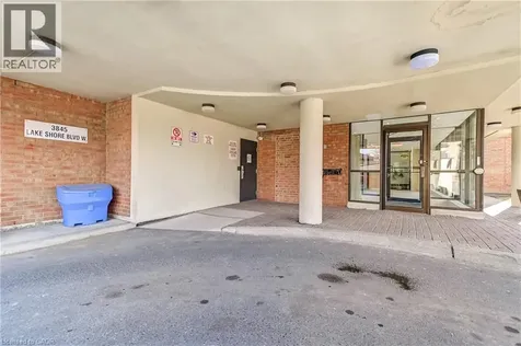 3845 Lakeshore Boulevard West Toronto ON M8W 4Y3