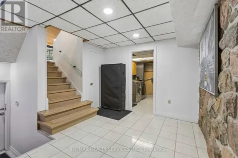 3 Chicopee Terrace Kitchener ON N2A 1T2