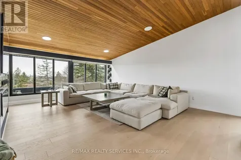 3 Chicopee Terrace Kitchener ON N2A 1T2
