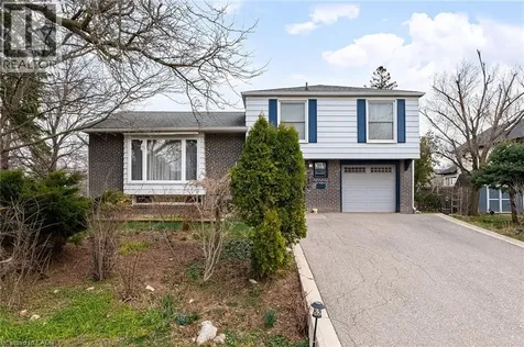 557 Trafford Crescent Oakville ON L6L 3T4