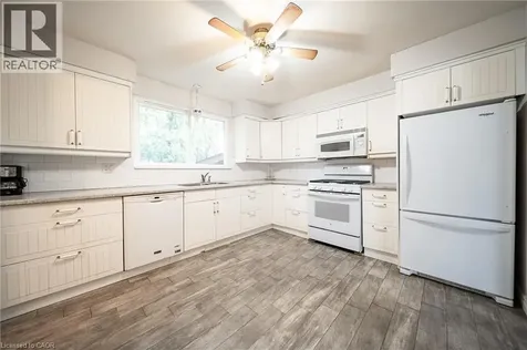 557 Trafford Crescent Oakville ON L6L 3T4