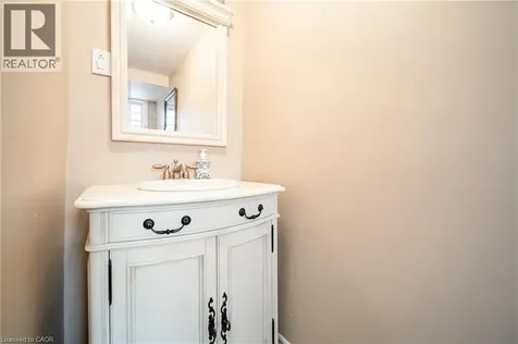 557 Trafford Crescent Oakville ON L6L 3T4