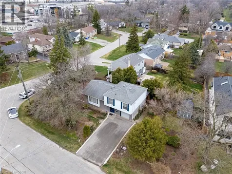 557 Trafford Crescent Oakville ON L6L 3T4