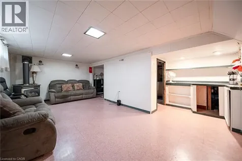 557 Trafford Crescent Oakville ON L6L 3T4