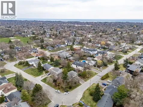 557 Trafford Crescent Oakville ON L6L 3T4