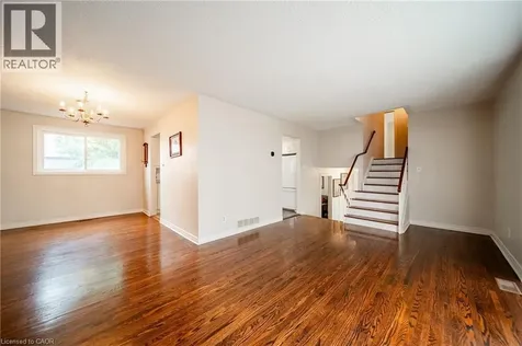 557 Trafford Crescent Oakville ON L6L 3T4