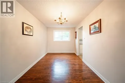 557 Trafford Crescent Oakville ON L6L 3T4