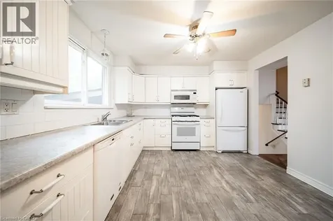 557 Trafford Crescent Oakville ON L6L 3T4