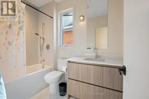 13 Fifth Avenue Ottawa ON K1S 2M2