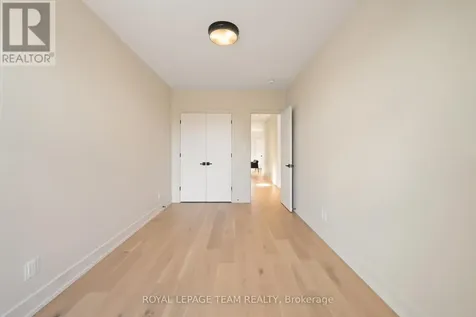 13 Fifth Avenue Ottawa ON K1S 2M2