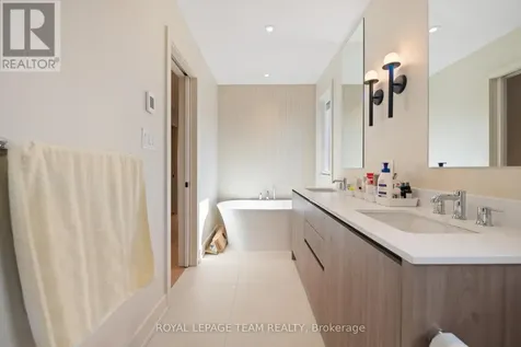 13 Fifth Avenue Ottawa ON K1S 2M2