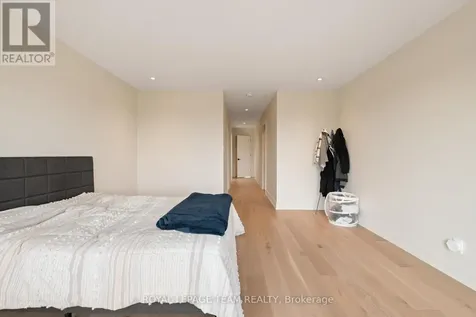 13 Fifth Avenue Ottawa ON K1S 2M2