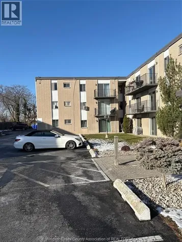 6490 Wyandotte East Windsor ON N8S 1P1