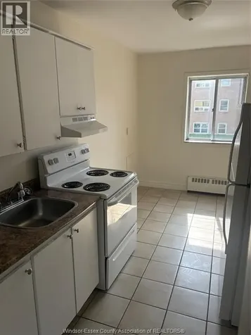 6490 Wyandotte East Windsor ON N8S 1P1