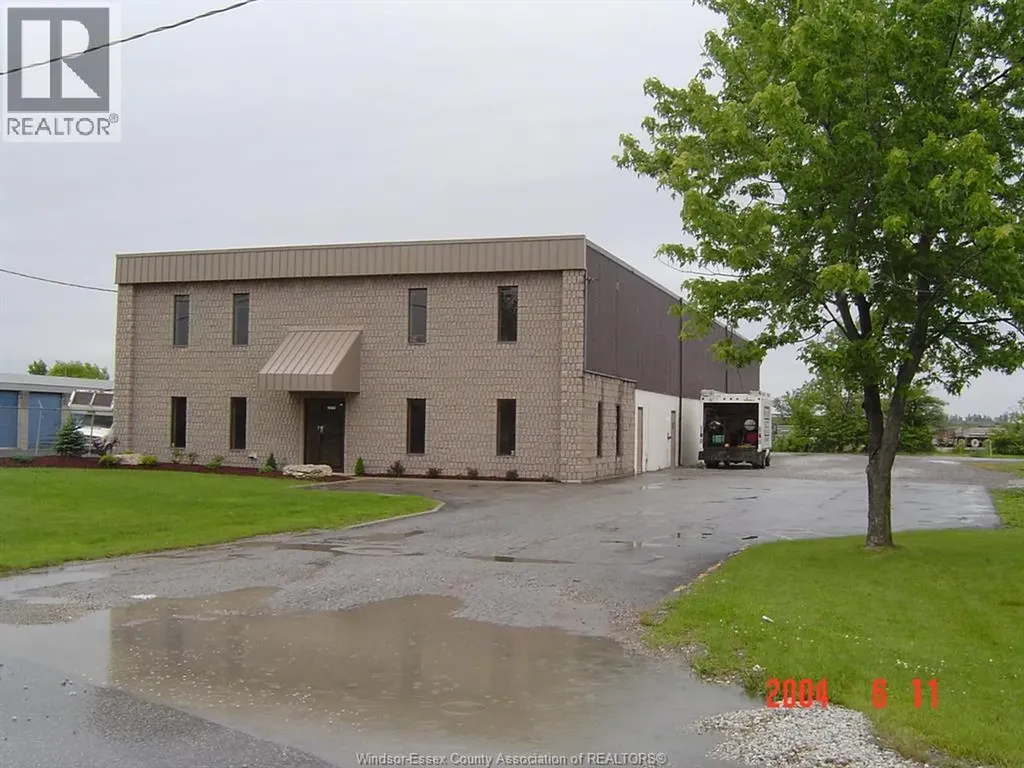 1960 Halford Drive Tecumseh ON N9A 6J3