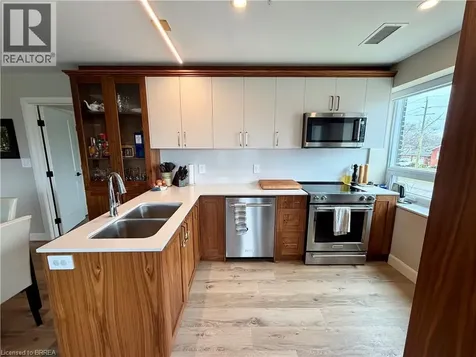 34 Norman Street Brantford ON N3R 2Y1