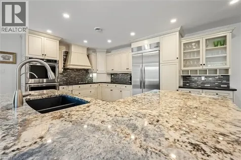 882 Fairway Road North Kitchener ON N2A 0C2