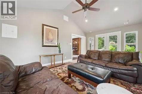 882 Fairway Road North Kitchener ON N2A 0C2
