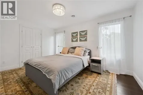 882 Fairway Road North Kitchener ON N2A 0C2