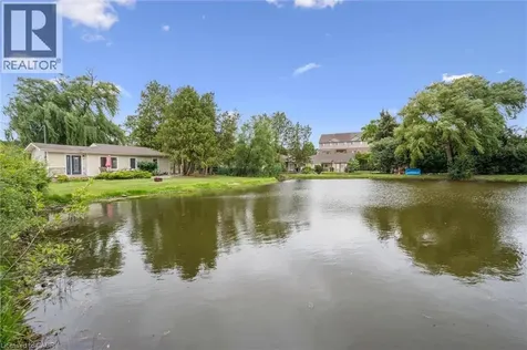 882 Fairway Road North Kitchener ON N2A 0C2
