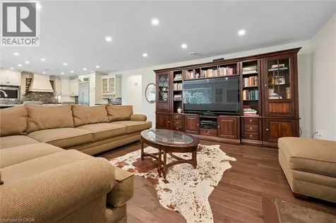 882 Fairway Road North Kitchener ON N2A 0C2