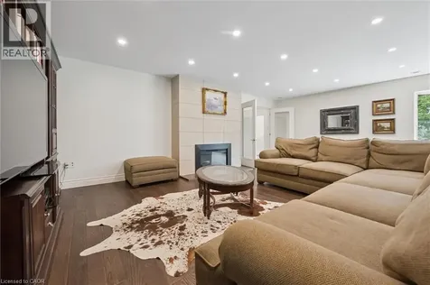 882 Fairway Road North Kitchener ON N2A 0C2