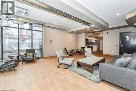 690 King Street West Kitchener ON N2H 5L8